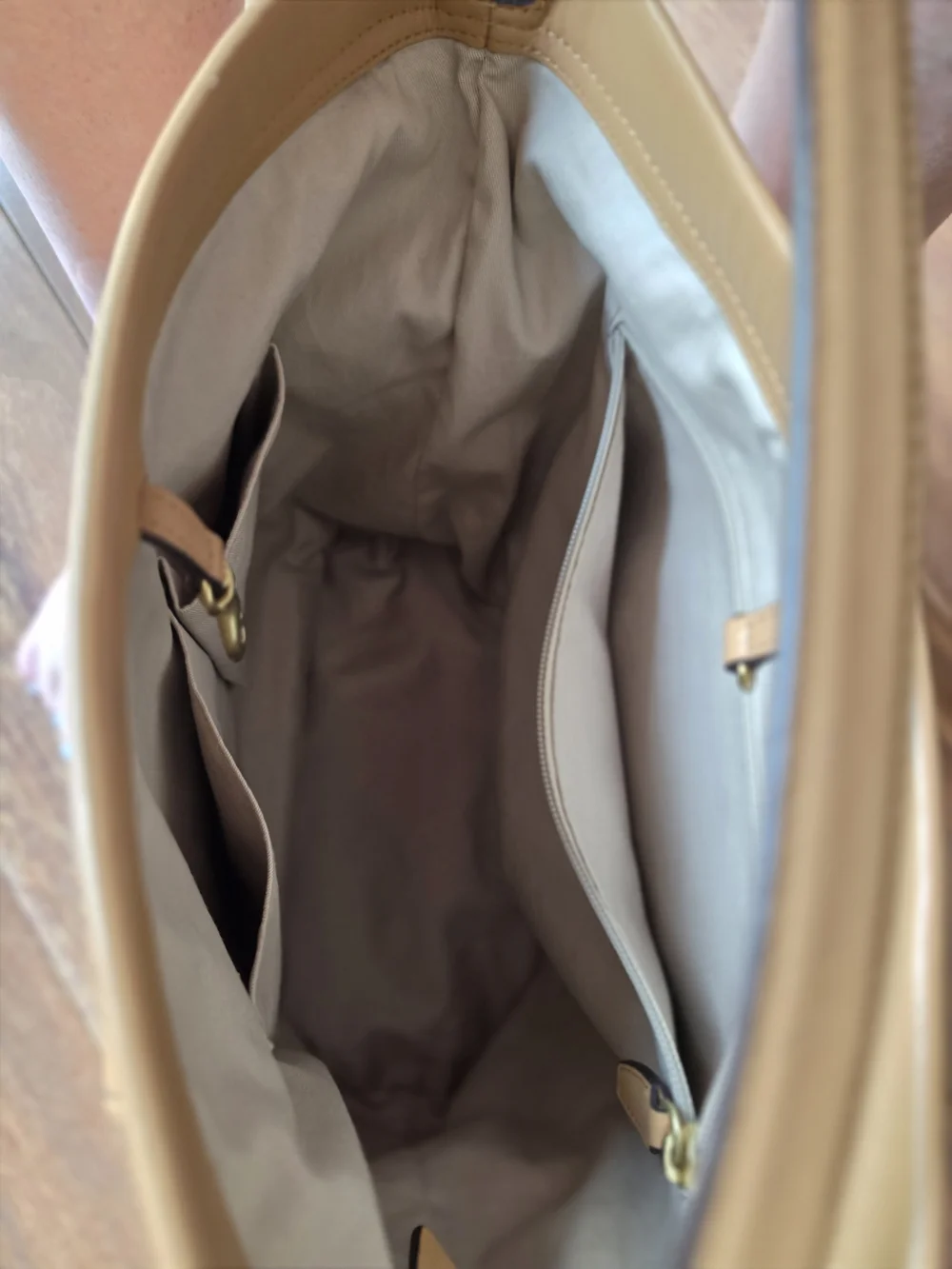 Coach Legacy Pocket Duffle Glove-Tanned Leather Shoulder Bag Style 21193 Like Ne
